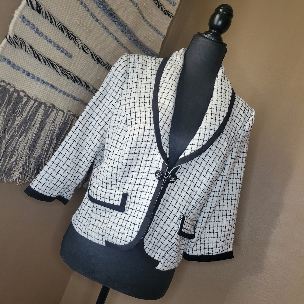 Candie's XL Black & White Blazer